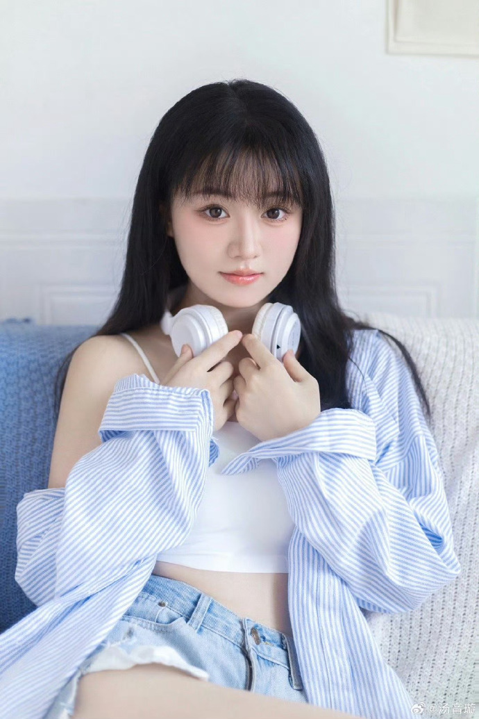 他是谁 封面